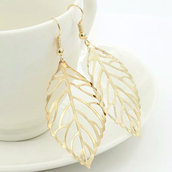 Boho Leaf Cut Out Indie Dangle Minimalist Earrings - Picture 1 of 12